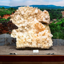 The Berns Quartz on display at the Smithsonian