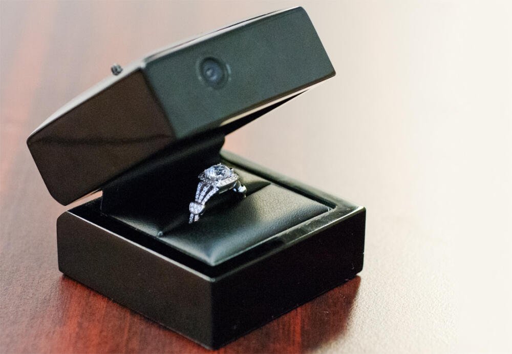 A Ring Cam with a Simon G TR418 in it. Available at Arden Jewelers.