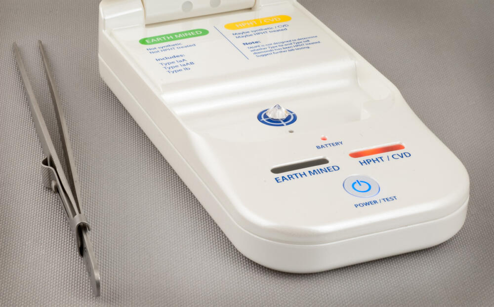 How to Tell If a Diamond Is Natural or Lab Grown Identifying Manmade