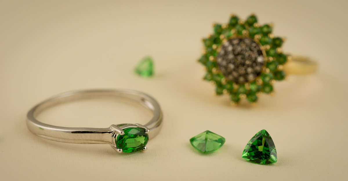 4.50 Carat Tsavorite Garnet and Diamond Halo Engagement Ring in 18ct Y –  Katherine James Jewellery