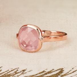 Rose quartz and rose gold ring