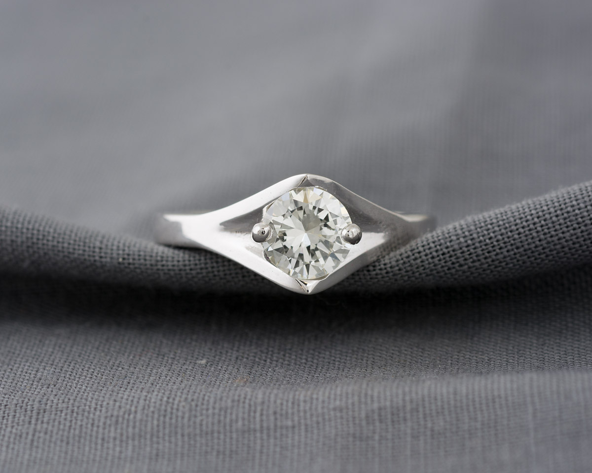 Handmade Custom Ring, Hexagon Salt And Pepper Moissanite Ring Set at Rs  68798 | Engagement Ring in Surat | ID: 26141509448