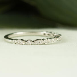 side angle Mirrored Diamond band with diamonds on fancy background