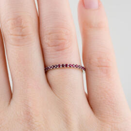 on hand straight ruby stacking band