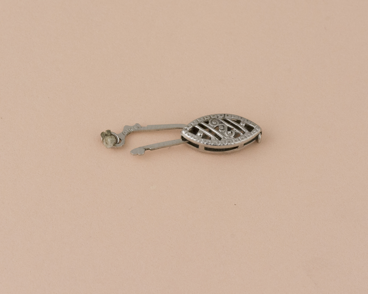 Types of Jewelry Clasps : How Is a Lobster Like a Fish Hook