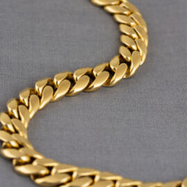 A yellow gold Cuban link chain