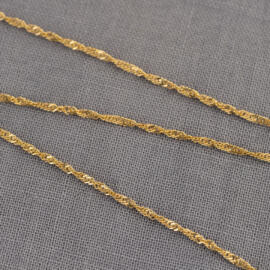 A yellow gold Singapore chain